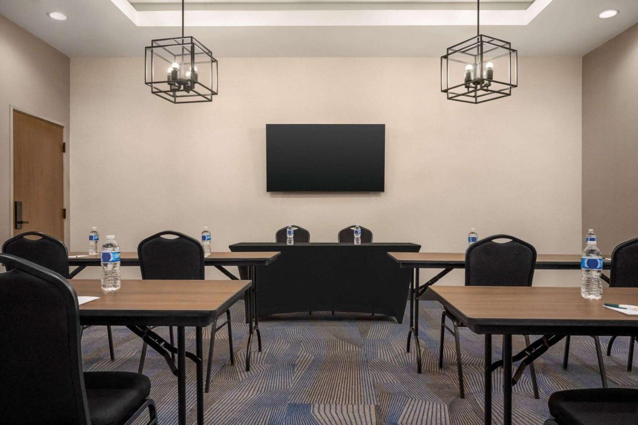 La Quinta Inn & Suites By Wyndham Del Rio Dış mekan fotoğraf