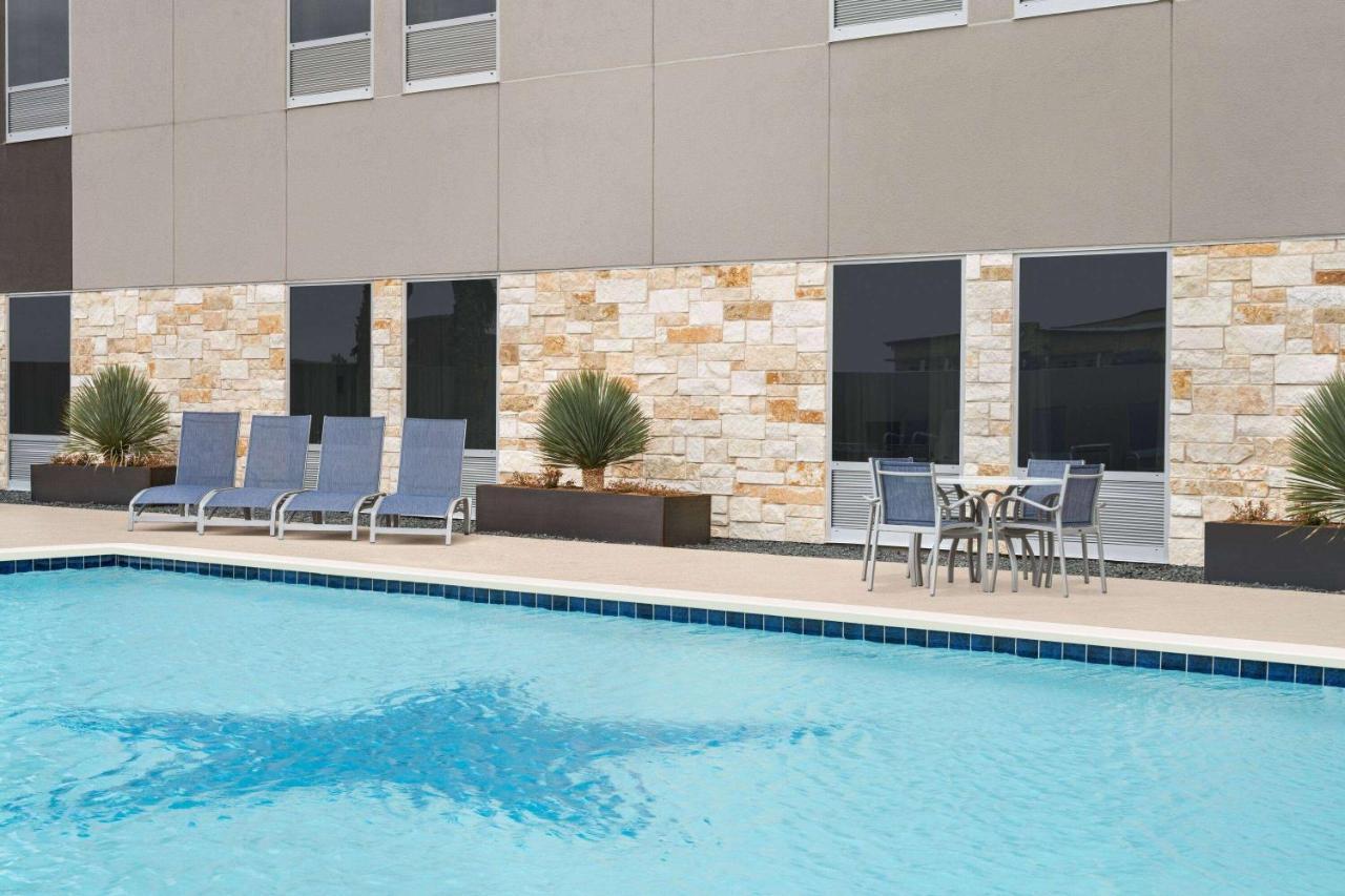 La Quinta Inn & Suites By Wyndham Del Rio Dış mekan fotoğraf