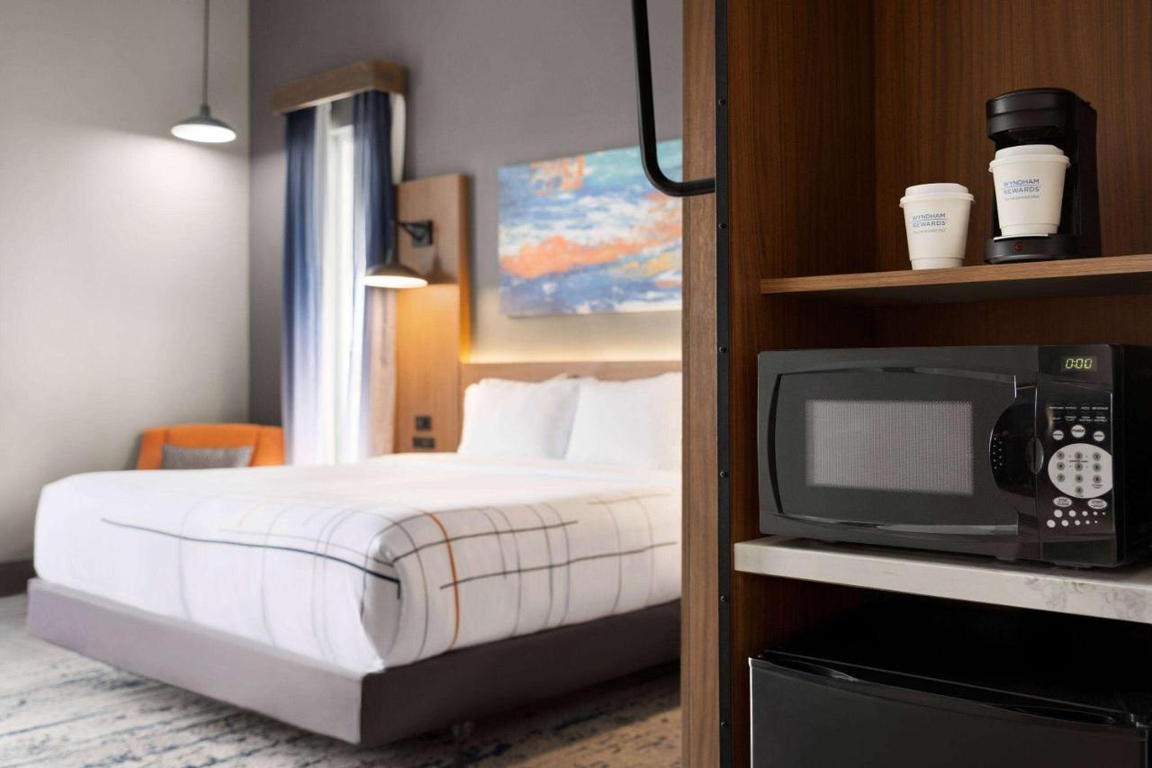 La Quinta Inn & Suites By Wyndham Del Rio Dış mekan fotoğraf