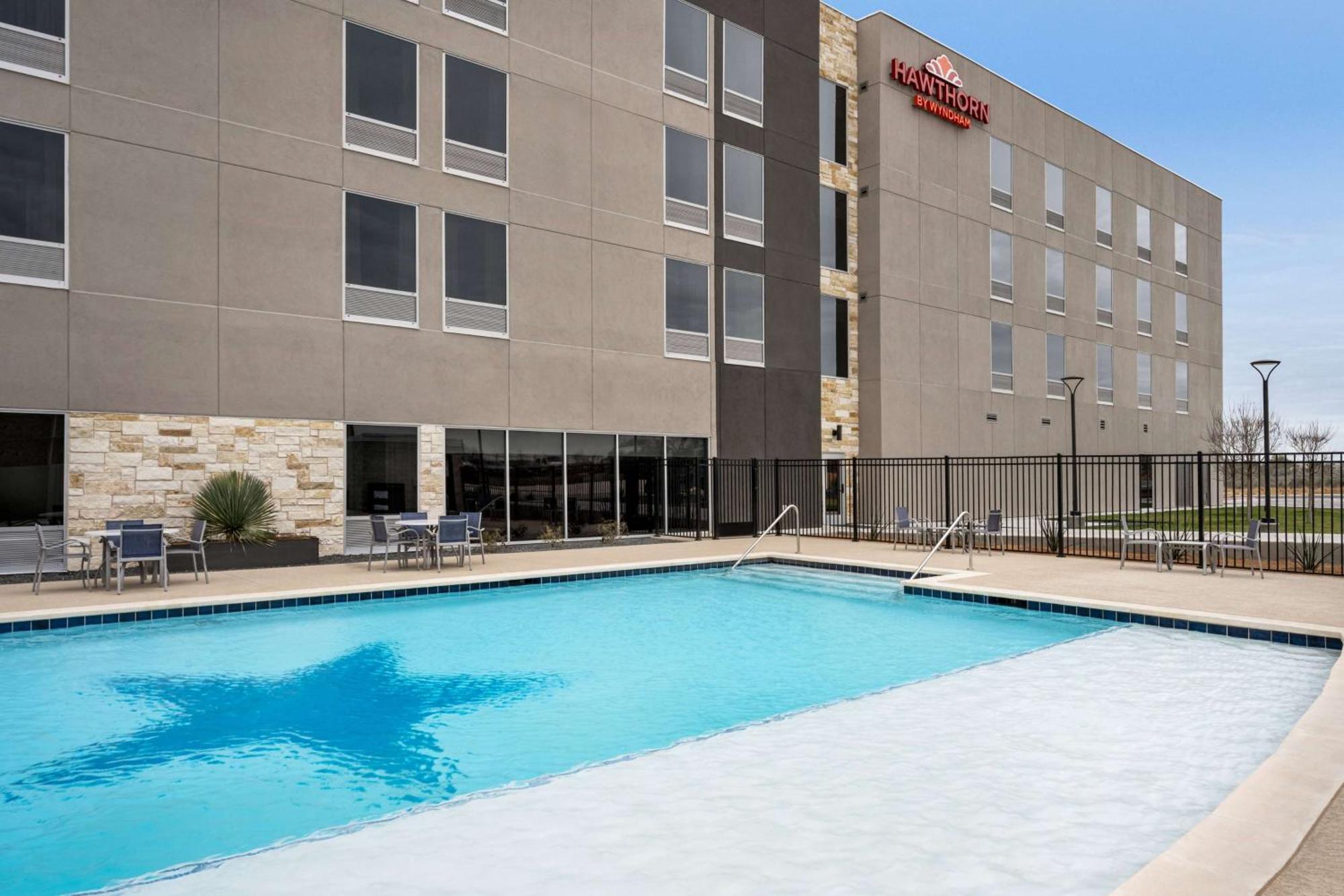 La Quinta Inn & Suites By Wyndham Del Rio Dış mekan fotoğraf